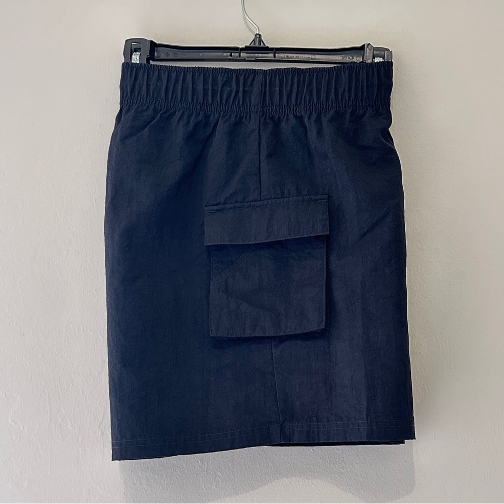 Nike Sportswear Essential Women's Woven High-Rise Shorts Size M Black DM6247-010 - Picture 3 of 13